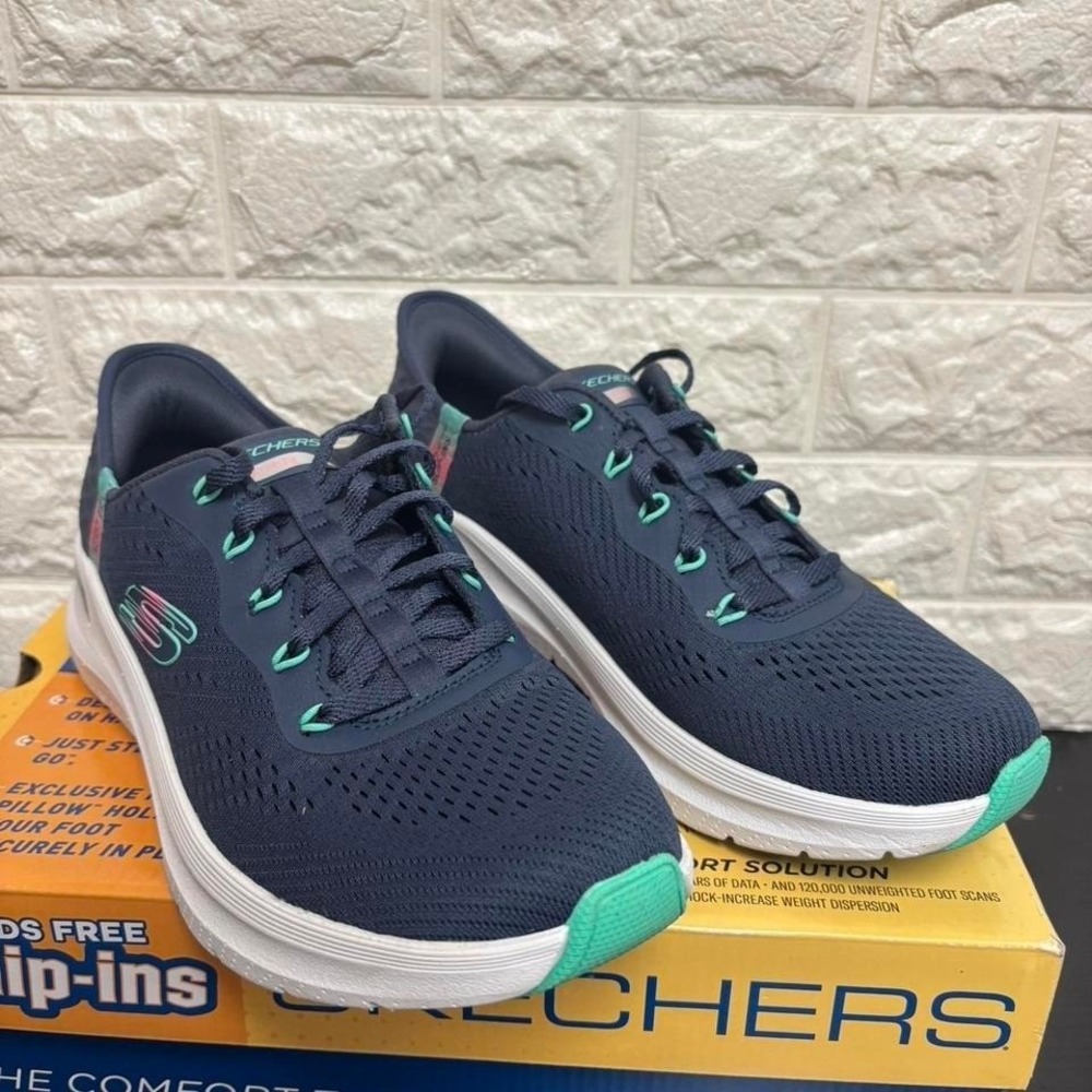 Skechers Sport Women's Womens Hands Free Slip-ins Arch Fit 2.0 - Easy Chic